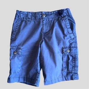 Arizona Jean Co. Navy Cotton Cargo Shorts.
Boys Size 8 - EUC